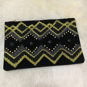 ❤️4/$16❤️ Black Gold Rhinestone Embroidered Clutch